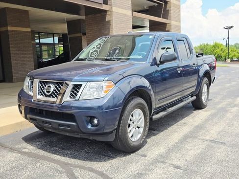 Used 2015 Nissan Frontier SV w/ SV Value Truck Package RWD image 3