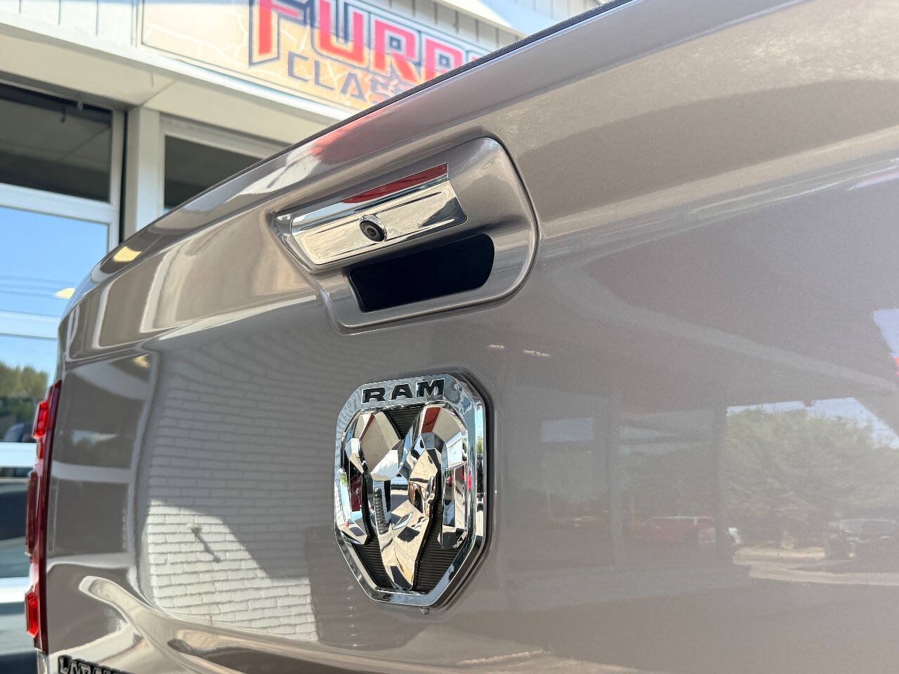 Used 2019 RAM 3500 Laramie AWD/4WD image 9