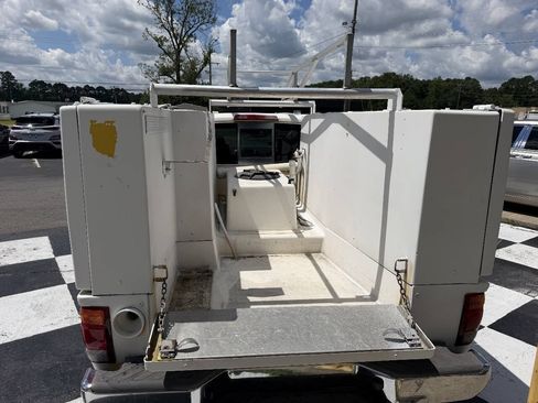 Used 2018 Nissan Frontier SV RWD image 7