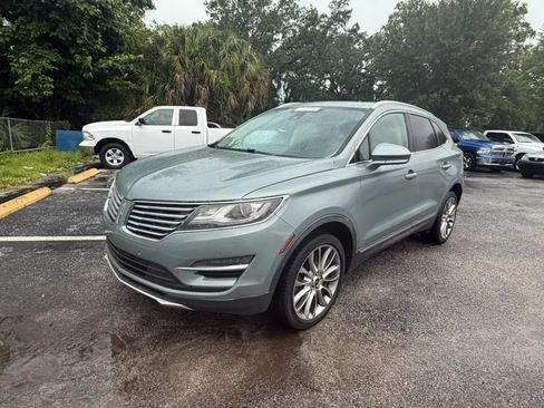 Used 2017 Lincoln MKC Reserve FWD image 2