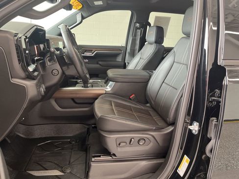 Used 2024 Chevrolet Silverado 1500 High Country w/ Midnight Edition image 15
