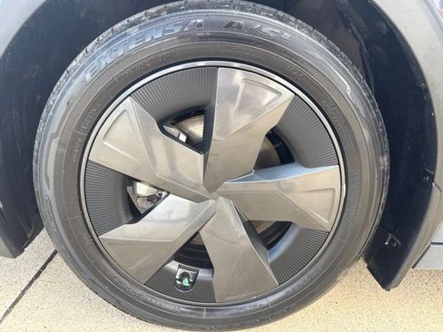 Certified 2026 Toyota Prius LE FWD image 7