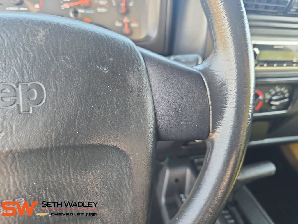 Used 2004 Jeep Wrangler 4WD image 16