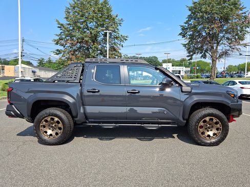Used 2024 Toyota Tacoma 4x4 Double Cab Hybrid image 7