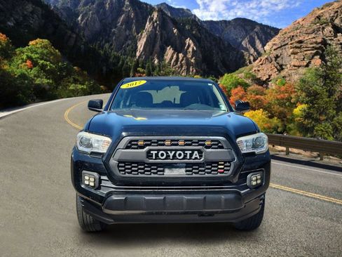 Used 2017 Toyota Tacoma SR5 RWD image 6