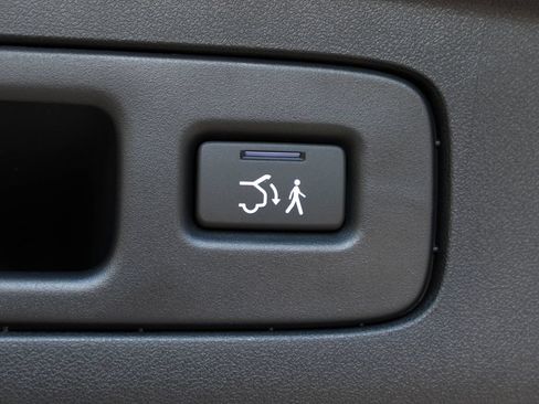 Certified 2025 Acura ADX AWD image 42