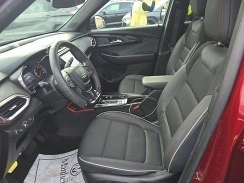 Used 2023 Chevrolet TrailBlazer RS w/ Sun and Liftgate Package image 10