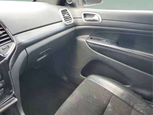 Certified 2021 Jeep Grand Cherokee Laredo X image 21