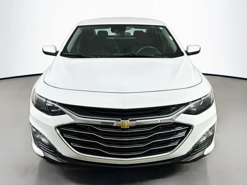 Used 2025 Chevrolet Malibu LT FWD image 2