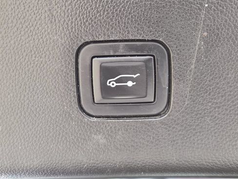 Used 2019 Chevrolet Traverse RS FWD image 19