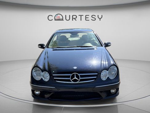 Used 2009 Mercedes-Benz CLK 550 Coupe image 10