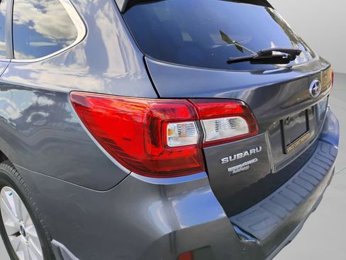 Used 2017 Subaru Outback 2.5i Premium image 29