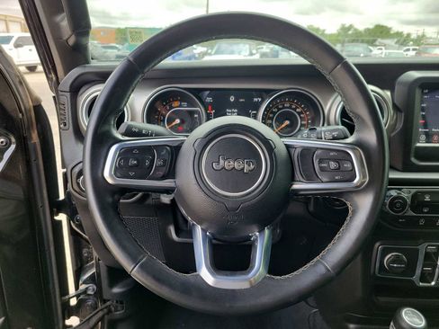 Used 2020 Jeep Wrangler Unlimited Sahara AWD/4WD image 23