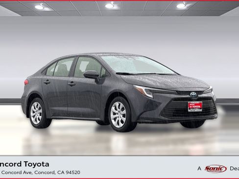 Used 2024 Toyota Corolla LE image 1