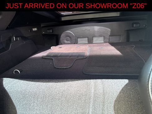 Used 2015 Chevrolet Corvette Z06 w/ 2LZ Preferred Equipment Group RWD image 19
