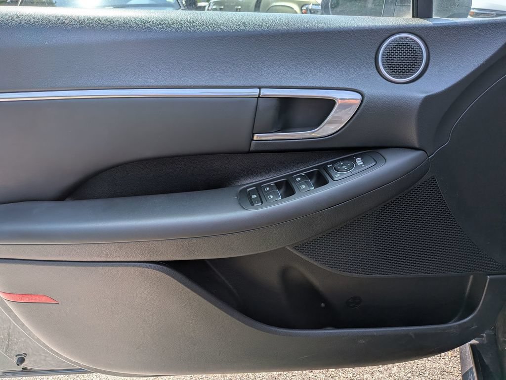 Used 2022 Hyundai Sonata SEL w/ Preferred Accessory Package FWD image 14
