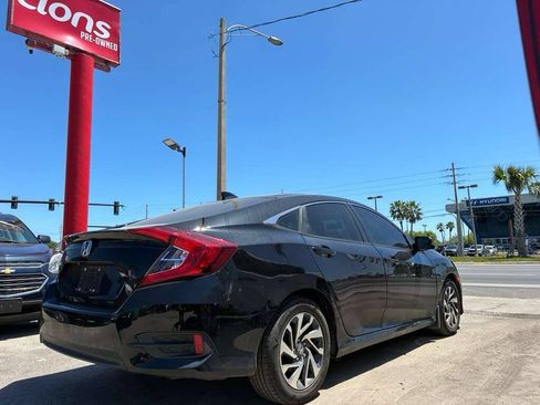 Used 2018 Honda Civic EX image 8