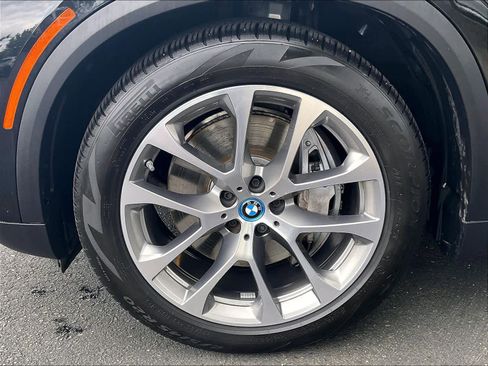 Used 2024 BMW X5 xDrive50e w/ Parking Assistance Package AWD/4WD image 12