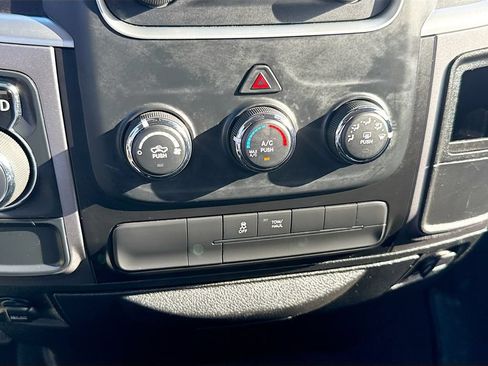 Used 2022 RAM 1500 Classic SLT RWD image 16