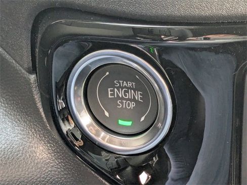 New 2026 GMC Sierra 1500 SLT image 32