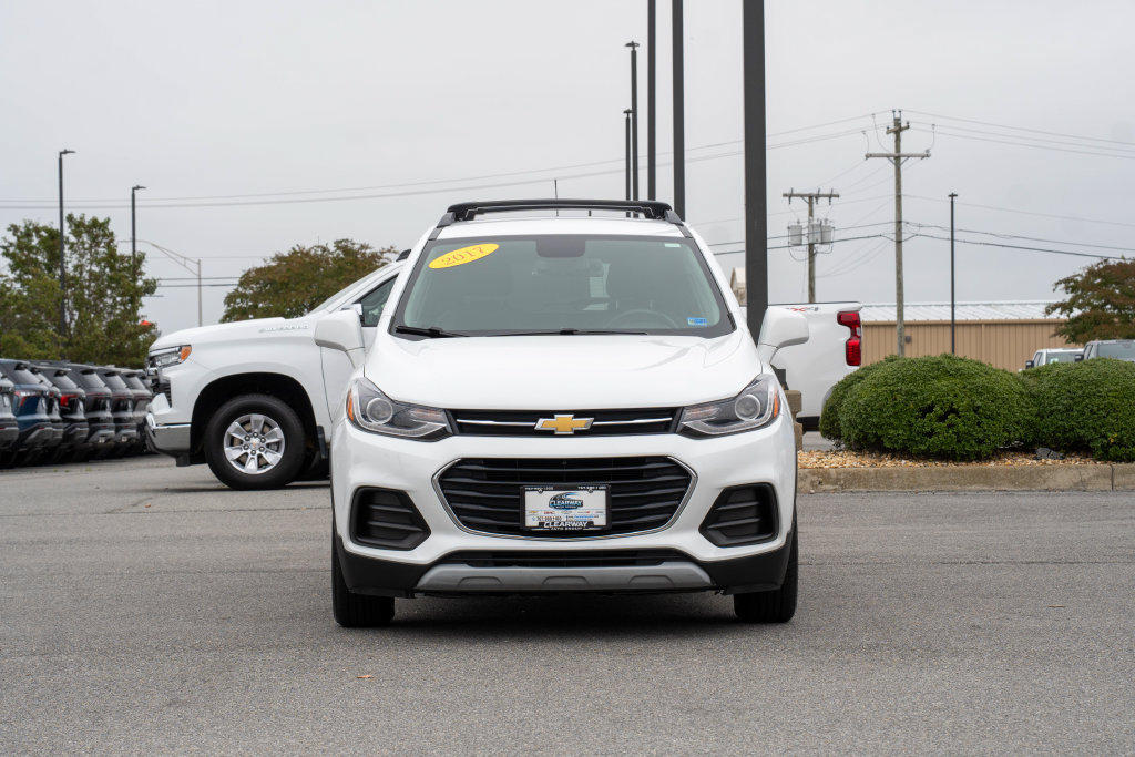 Used 2018 Chevrolet Trax LT w/ LT Convenience Package FWD image 2
