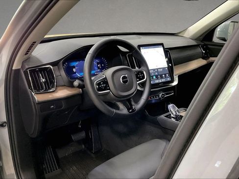 Certified 2026 Volvo XC90 B6 Plus w/ Protection Package Premier AWD/4WD image 17