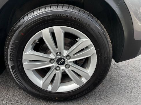 Used 2017 Kia Sportage LX AWD/4WD image 12