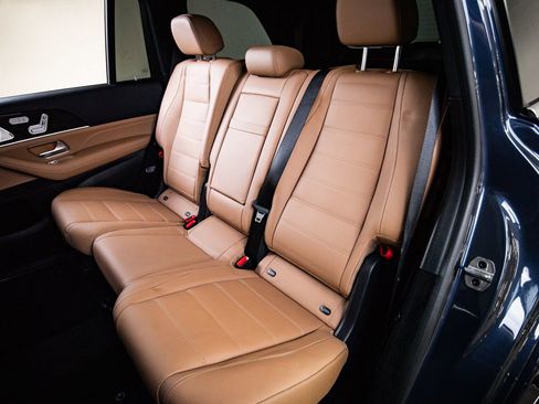 Used 2024 Mercedes-Benz GLS 580 4MATIC image 24