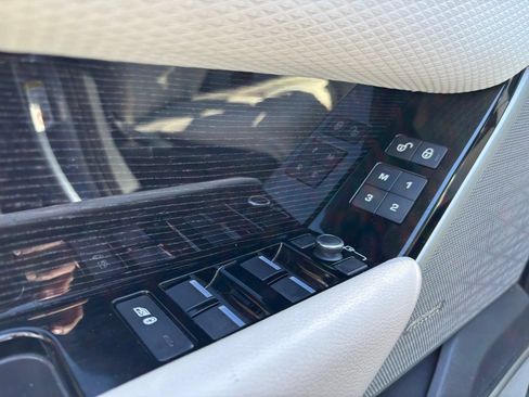 Used 2019 Land Rover Range Rover Velar R-Dynamic SE AWD/4WD image 12