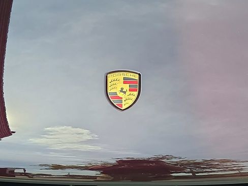 Certified 2024 Porsche Macan S AWD/4WD image 27