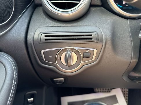 Used 2022 Mercedes-Benz GLC 300 4MATIC w/ AMG Line image 18