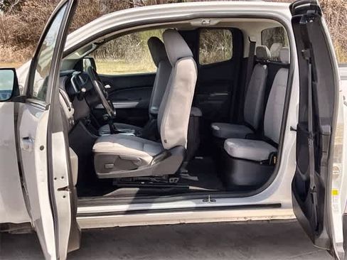 Used 2020 Chevrolet Colorado LT w/ Safety Package image 31