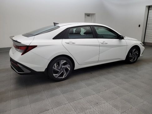 Used 2025 Hyundai Elantra Sport FWD image 10
