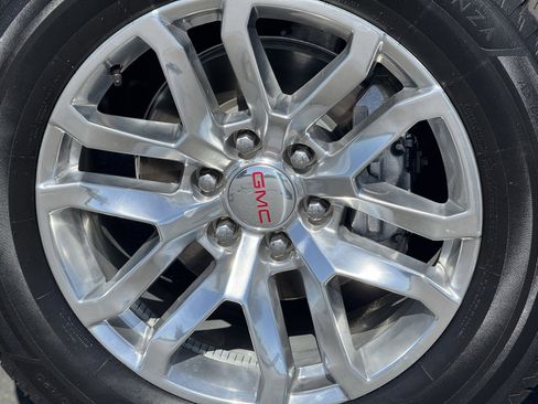 Used 2022 GMC Yukon SLT w/ SLT Luxury Package image 8