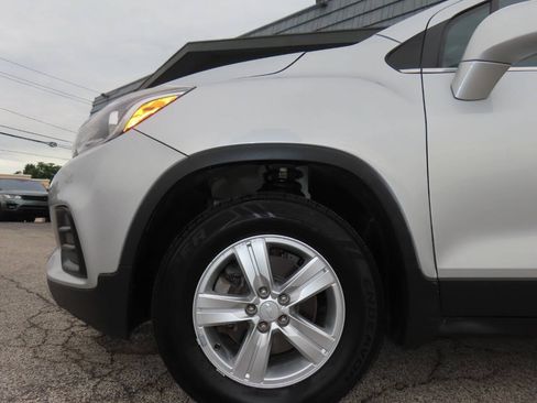 Used 2020 Chevrolet Trax LT w/ LT Convenience Package AWD/4WD image 30