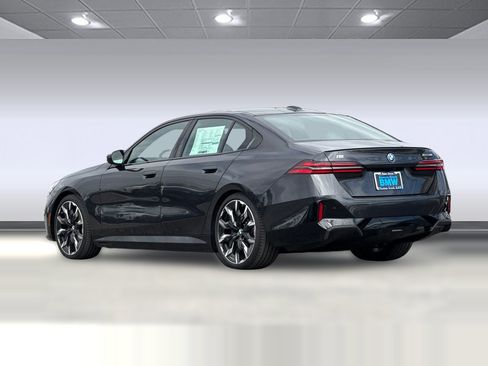 New 2026 BMW i5 eDrive40 w/ M Sport Package image 3