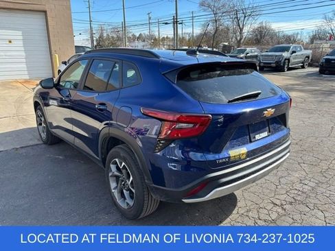 Used 2024 Chevrolet Trax LT w/ Driver Confidence Package image 3