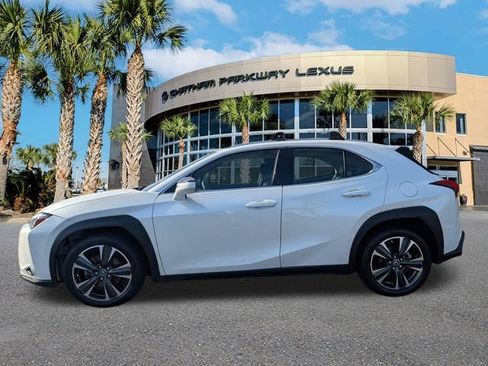Used 2019 Lexus UX 200 w/ Accessory Package FWD image 8