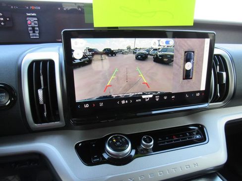 New 2026 Ford Expedition Active RWD image 9