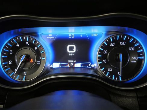 Used 2023 Chrysler 300 Touring RWD image 12