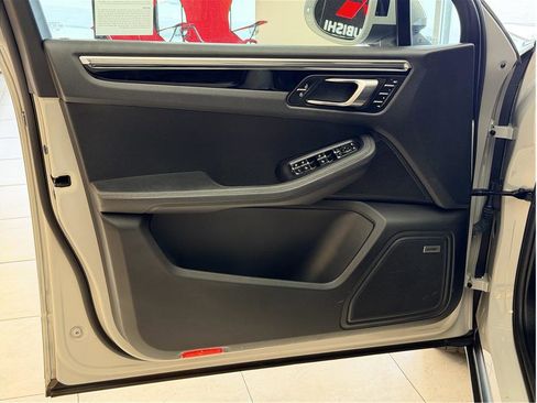 Used 2021 Porsche Macan S image 10
