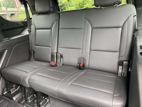 Used 2021 Chevrolet Tahoe Z71 w/ Luxury Package AWD/4WD image 13