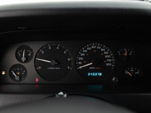 Used 2004 Jeep Grand Cherokee Laredo w/ Convenience Group AWD/4WD image 29