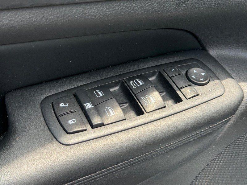 Used 2015 Jeep Grand Cherokee Altitude AWD/4WD image 16