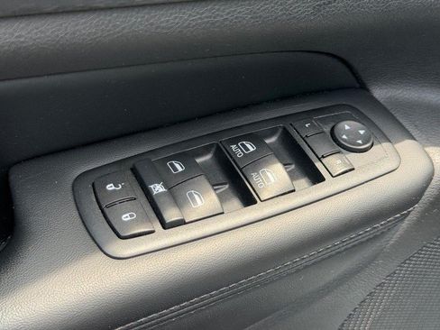Used 2015 Jeep Grand Cherokee Altitude AWD/4WD image 16