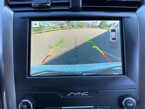 Used 2019 Ford Fusion SE FWD image 36