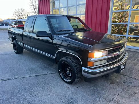 Used 1997 Chevrolet Silverado 1500 2WD Extended Cab image 2