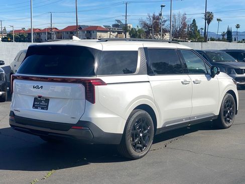 New 2026 Kia Carnival SX Prestige image 3
