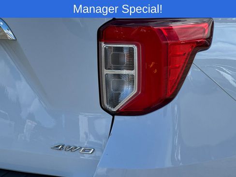 Used 2022 Ford Explorer XLT w/ Equipment Group 202A image 27