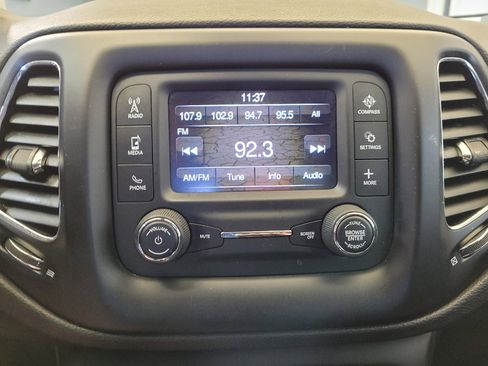Used 2018 Jeep Compass Latitude w/ Safe & Security Group AWD/4WD image 25